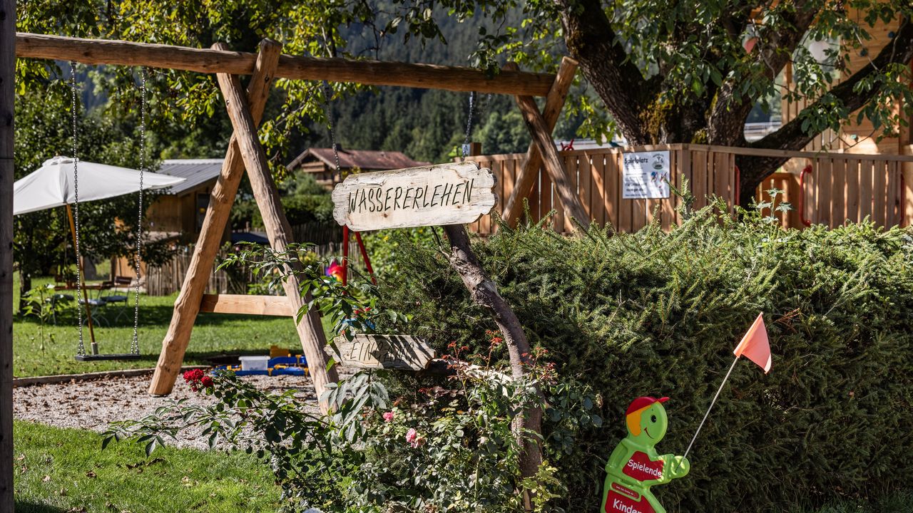 Spielplatz mit Gartenbereich Spielplatz mit Gartenbereich